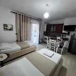 Teo Sea Stay Apartments شقة *