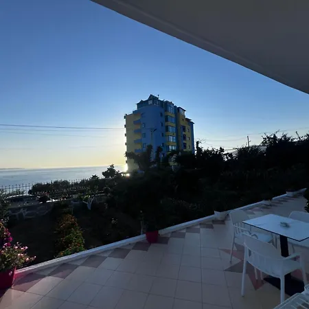 Teo Sea Stay Apartments * ساراندا
